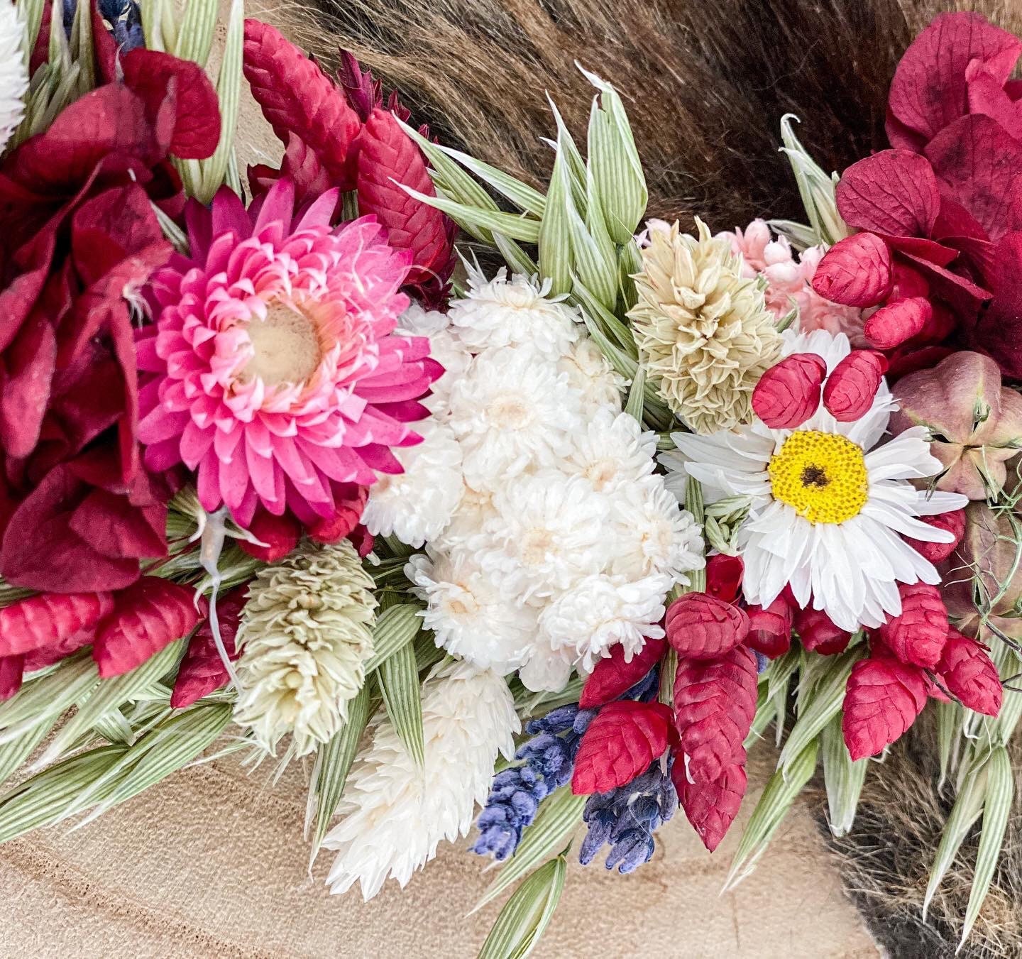 Trockenblumenkranz „Bordeaux-Wiesenblumen“ in verschiedenen Größen