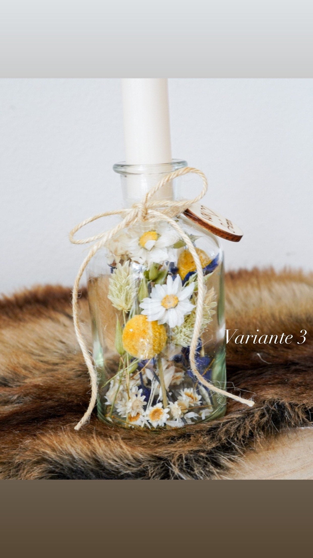 Trockenblumen im Glas, Trockenblumenstrauß im Glas, auch als Kerzenständer mit Holz-Anhänger, Blumenglas