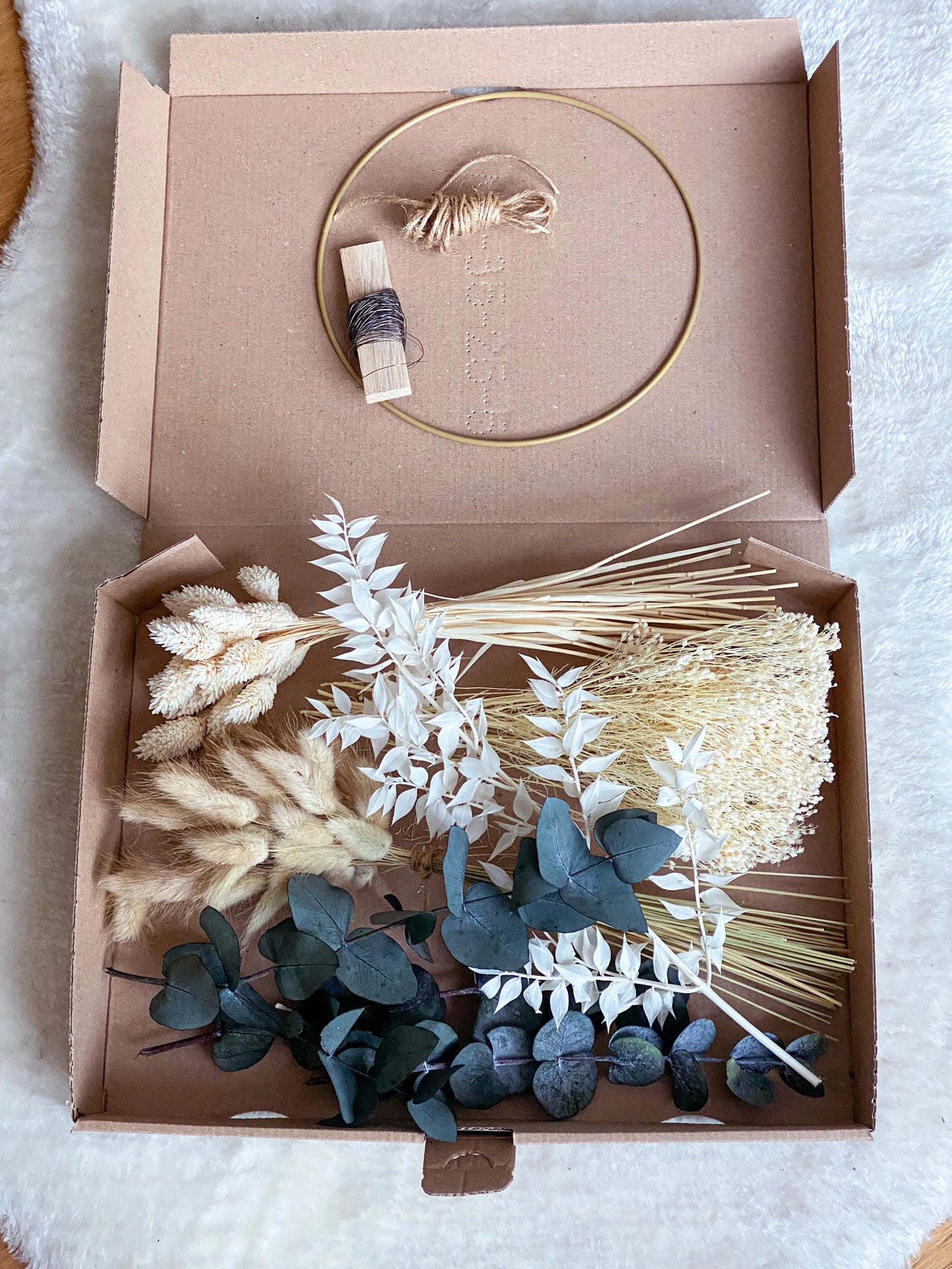 DIY Trockenblumen DIY-Set in Naturfarben und Eukalyptus, DIY-Trockenblumenstrauß, Trockenblumenkranz mit Pampasgras, Lagurus, Phalaris