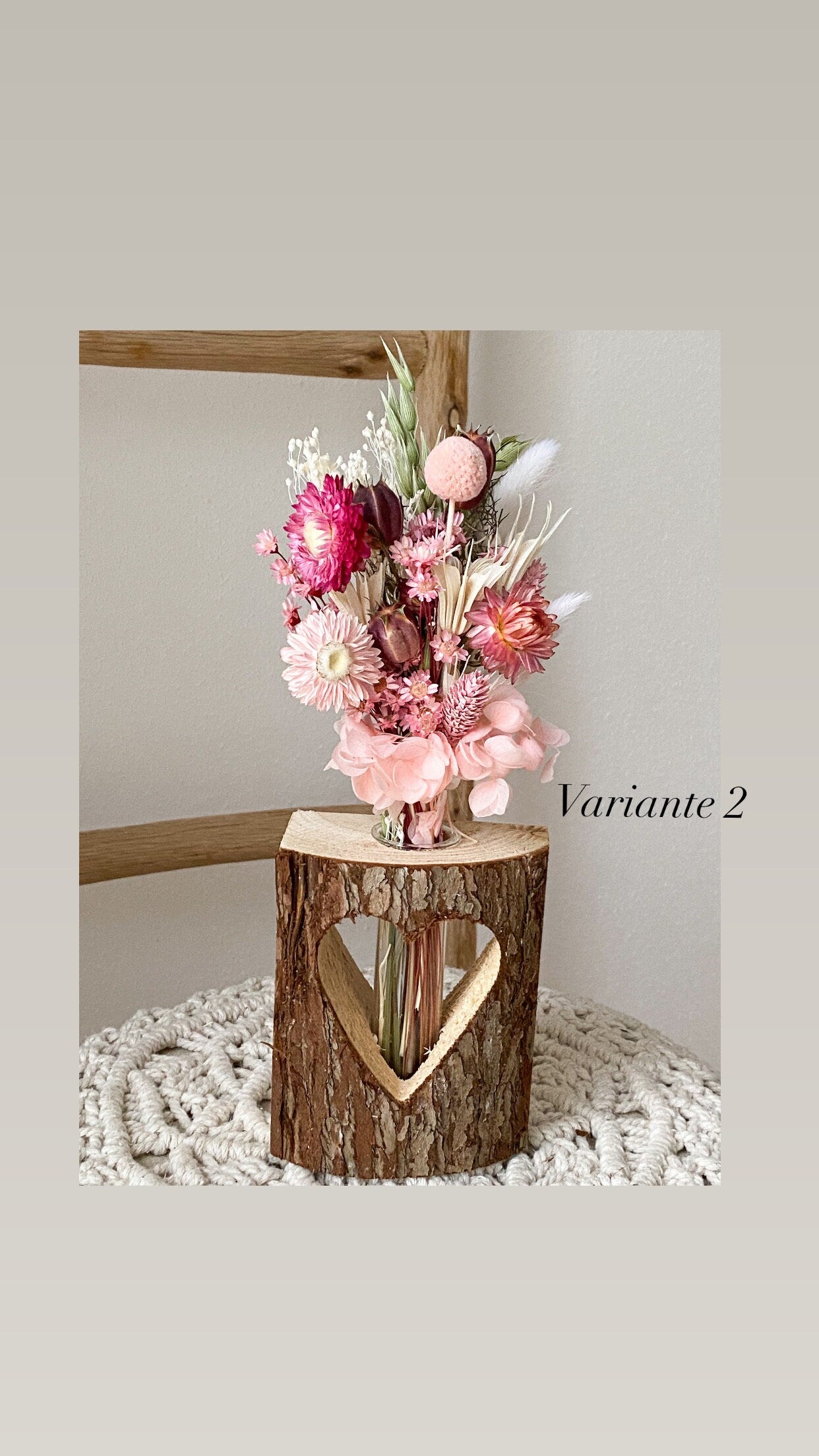 Trockenblumenstrauß „My Darling“ mit Holz-Vase in verschiedenen Farben mit Hafer, Craspedia, Lagurus, Glixia, Phalaris, Schleierkraut