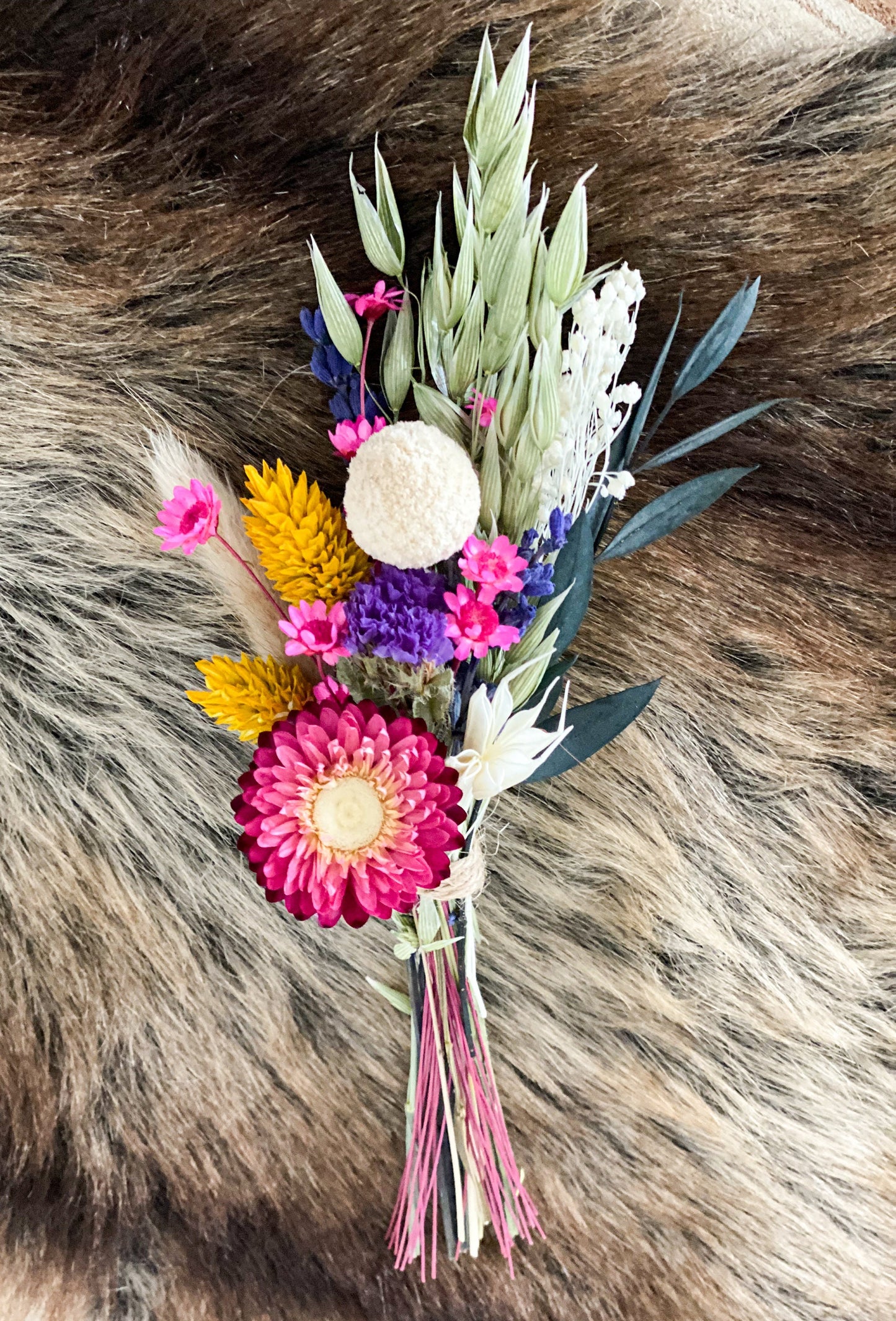 Flowerboard, Trockenblumenstrauß und Kartenhalter, Holzleiste „Happy Birthday“ mit Trockenblumen, Geburtstag, Geschenk