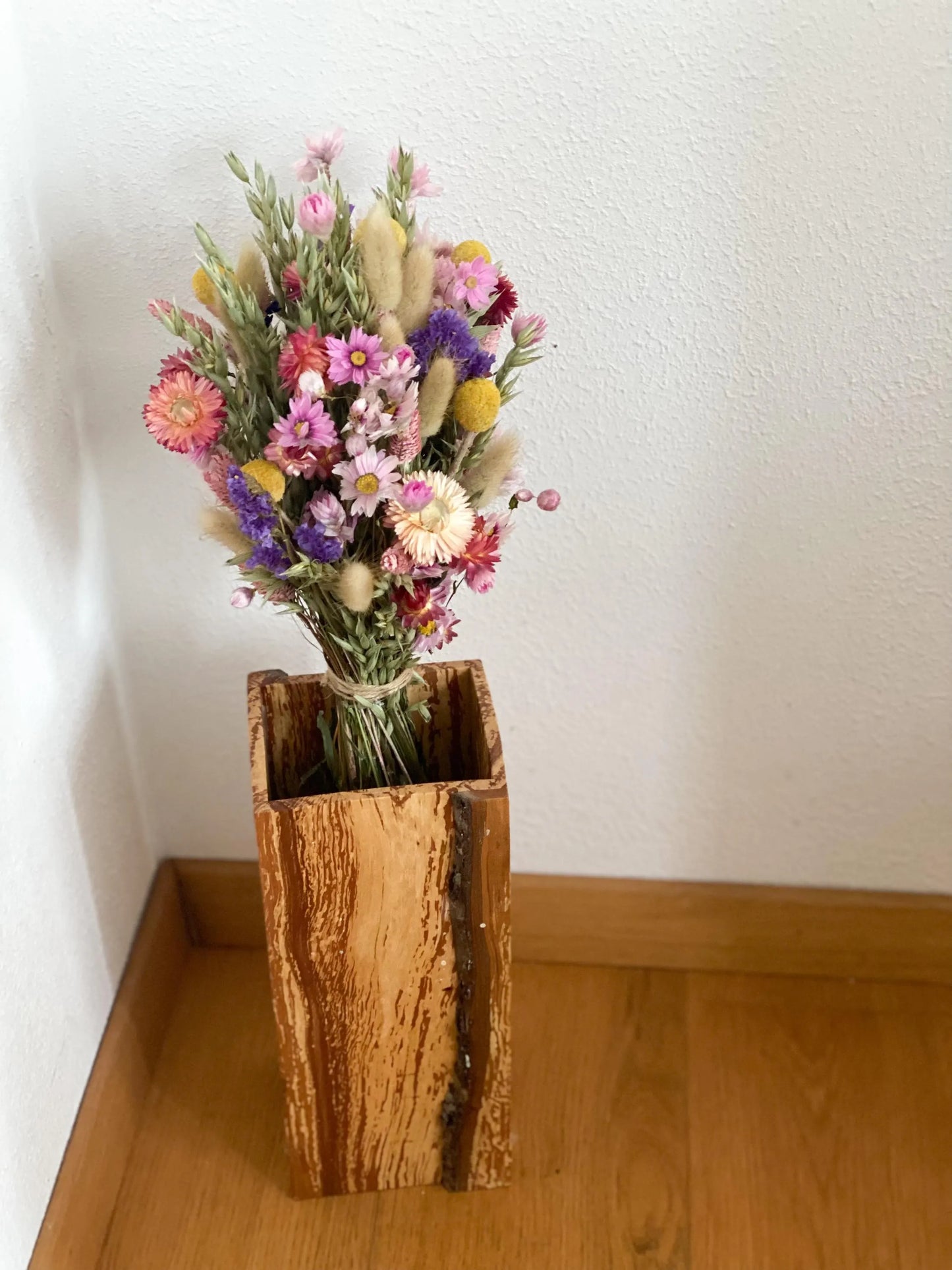 Großer Trockenblumenstrauß „Happy“ mit bunten Wiesenblumen, Rhodante, Pahlaris, Craspedia, XXL- Trockenblumen-Strauß