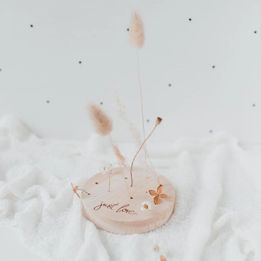 Flowerboard „just love“ Holzbrett mit Trockenblumen