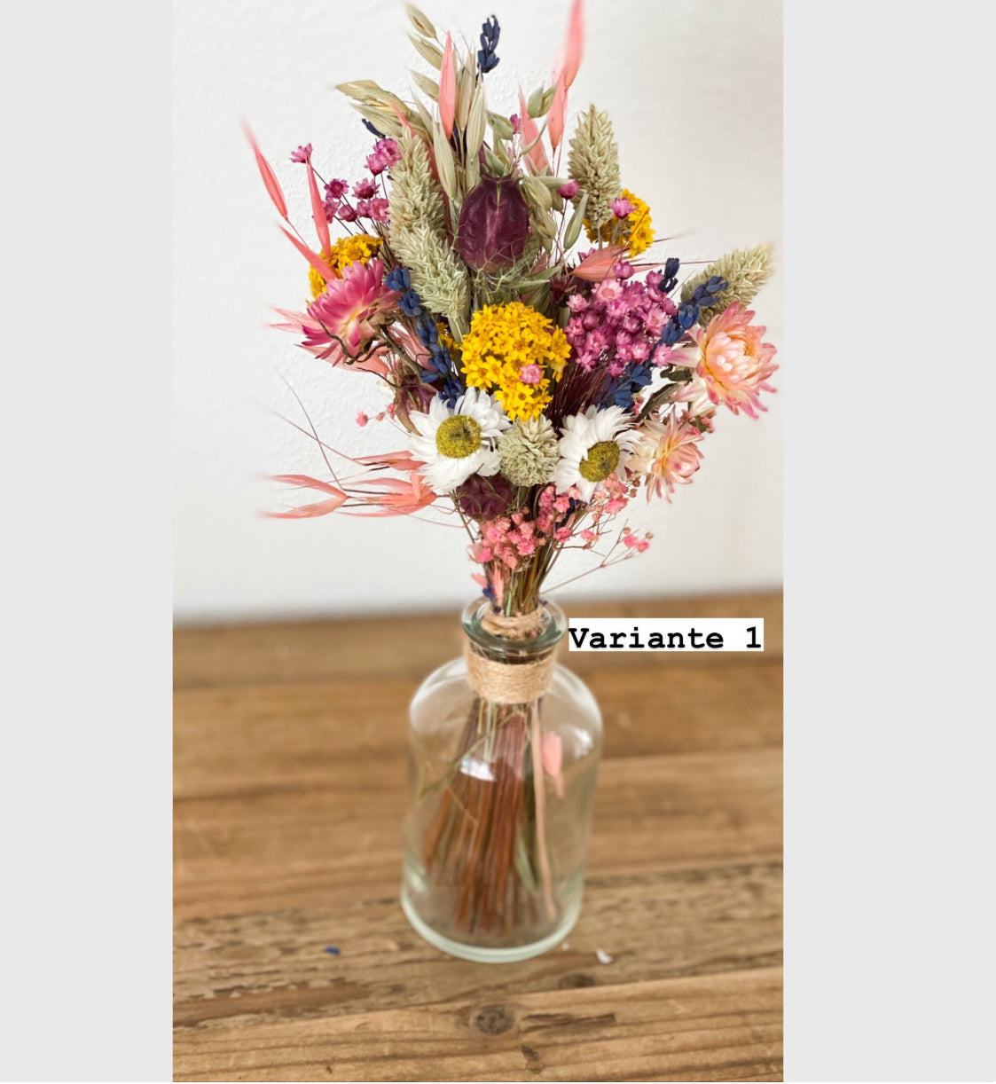 Trockenblumenstrauß "bunte Sommerwiese"  in bunten Farben mit Pampasgras, Craspedia, Hafer, Lavendel, Craspedia, Phalaris, Strohblumen