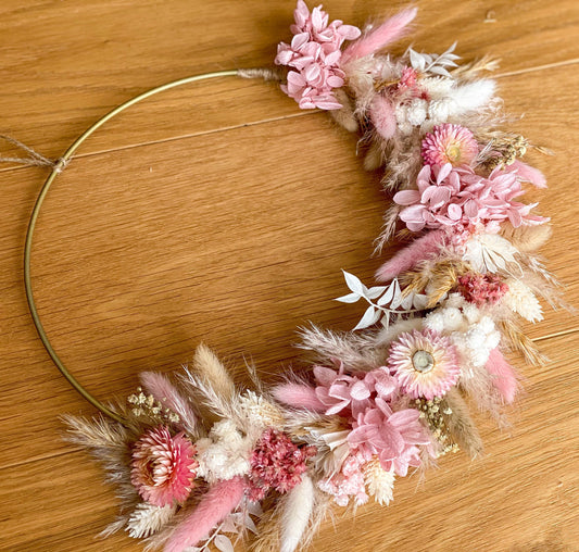 Trockenblumenkranz in Rosa, Weiß,Beige in verschiedenen Größen mit Hortensien, Strohblumen, Pampasgras, Lagurus, Ruscus, u.v.m.