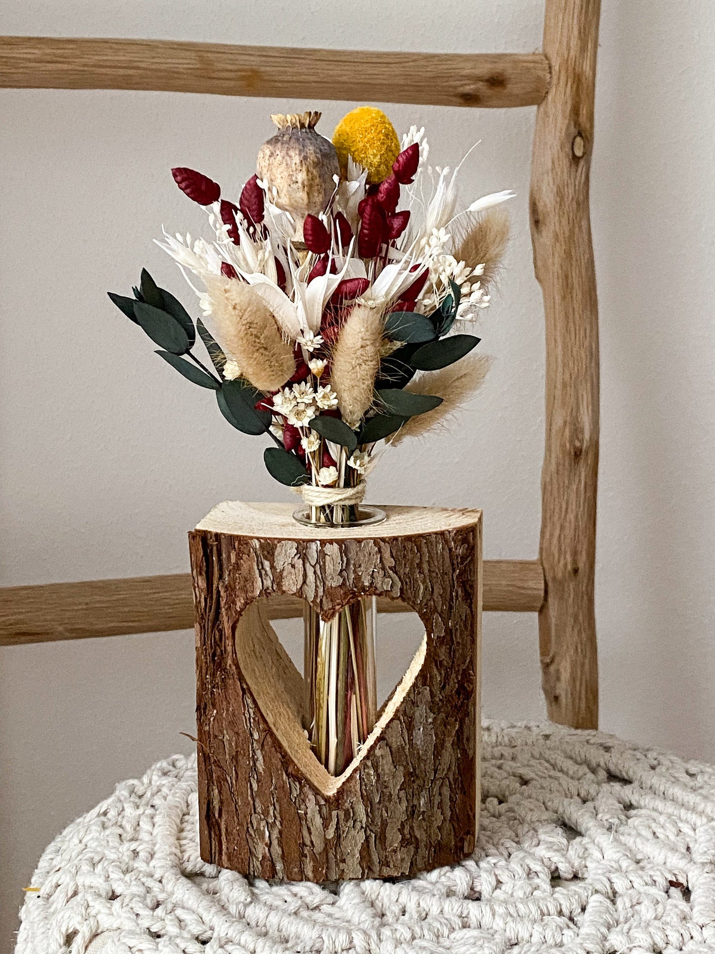 Trockenblumenstrauß „My Darling“ mit Holz-Vase in verschiedenen Farben mit Hafer, Craspedia, Lagurus, Glixia, Phalaris, Schleierkraut