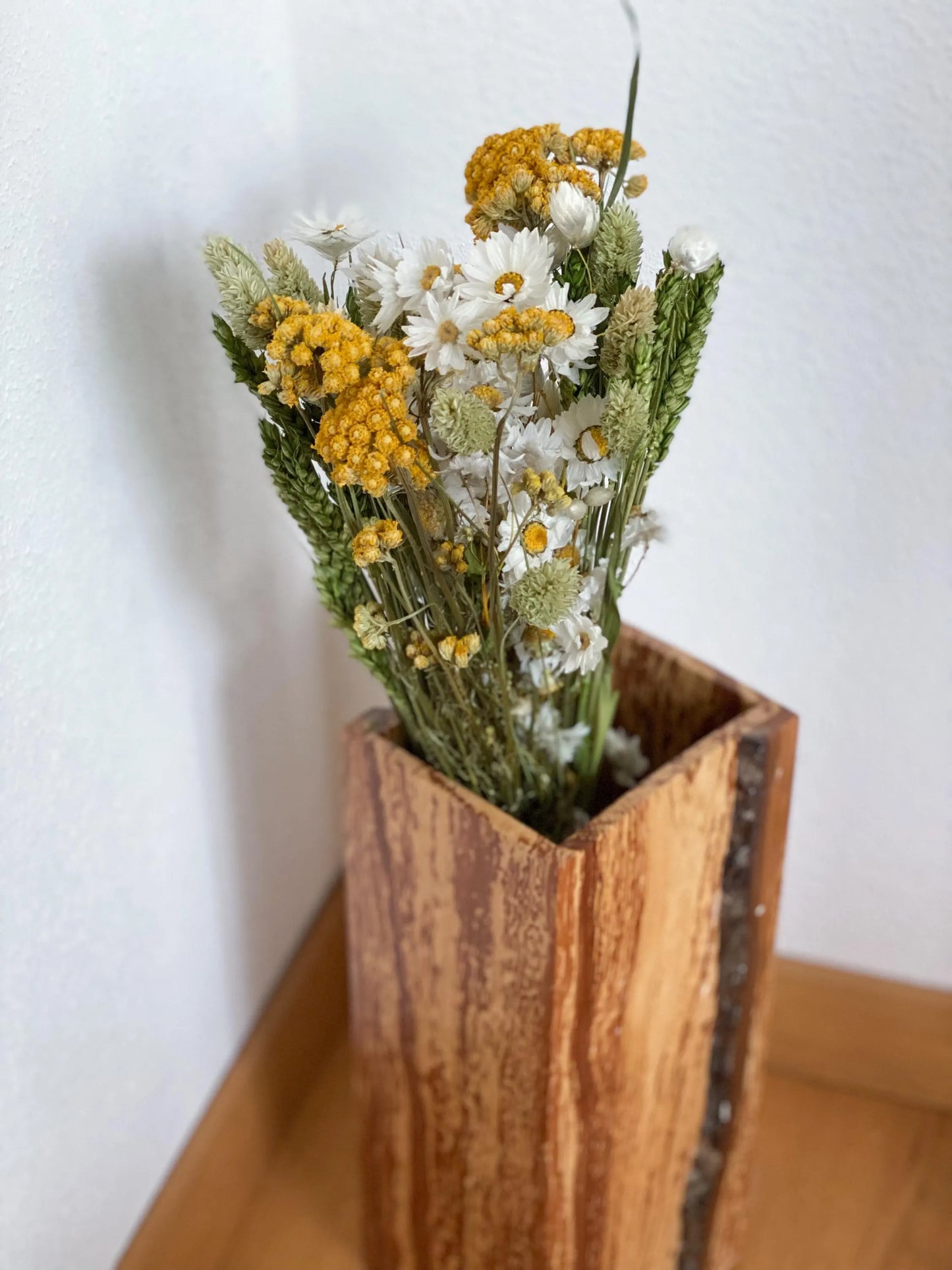 Großer Trockenblumenstrauß in Naturfarben und Gelb mit Hafer, Rhodante, Pahlaris, Weizen, großer Trockenblumen-Strauß