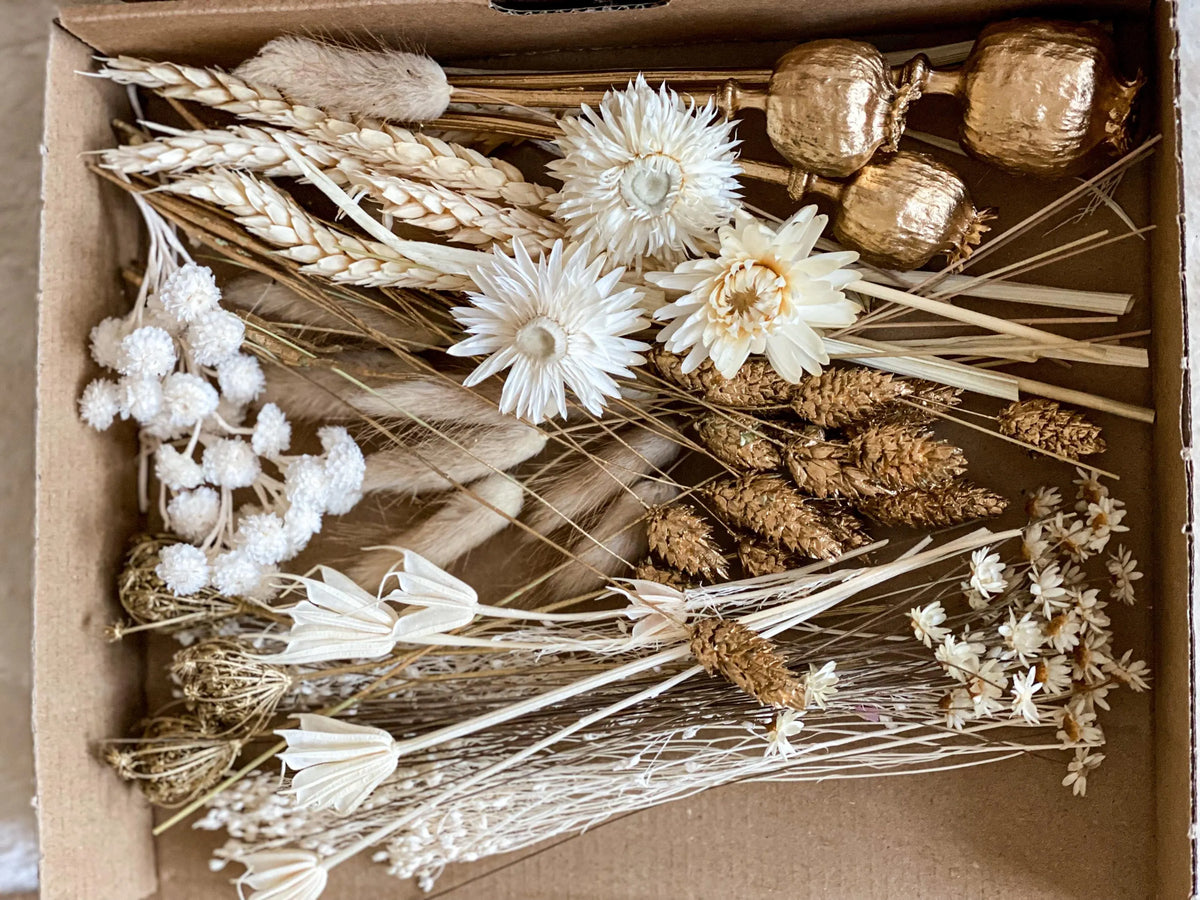 DIY Trockenblumen DIY-Set „Gold-Edition“ in Gold, Weiß DIY-Trockenblumenstrauß, Trockenblumenkranz-Set mit Pampasgras, Lagurus, Phalaris