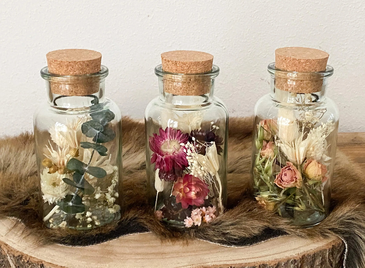 Trockenblumen im Glas groß Trockenblumenstrauß im Glas, auch als Kerzenständer, Blumenglas in verschiedenen Varianten