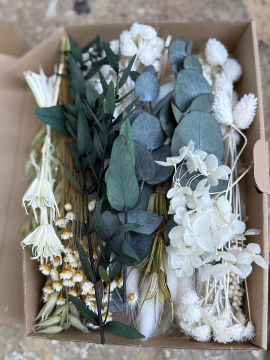 DIY Trockenblumen DIY-Set „Nature Touch“ in Naturfarben, DIY-Trockenblumenstrauß, diy-Trockenblumenkranz mit Lagurus, Eukalyptus, Phalaris