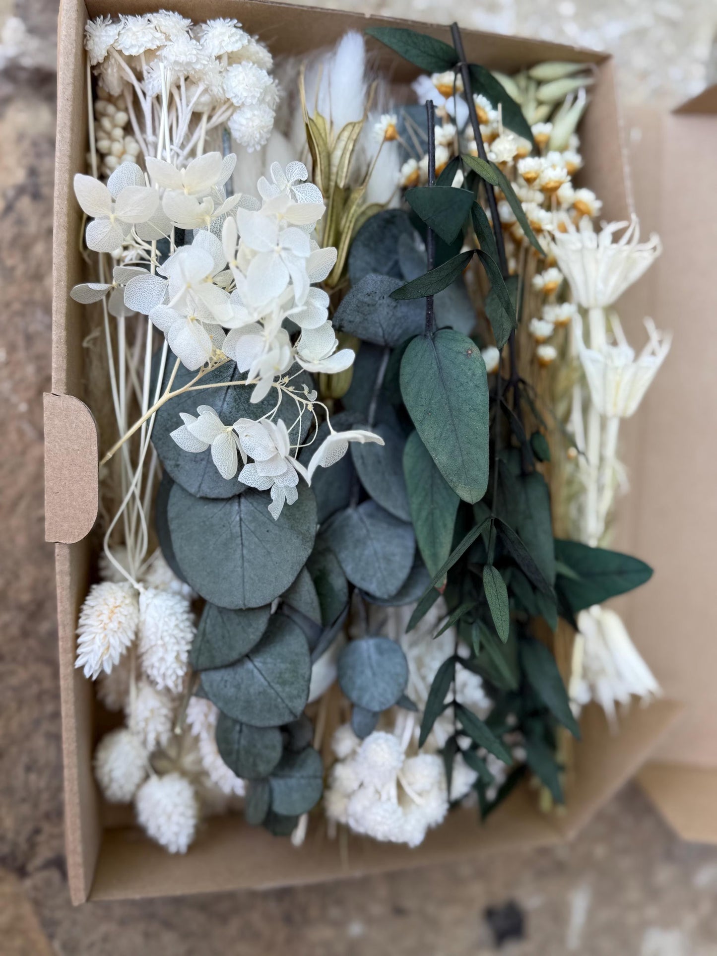 DIY Trockenblumen DIY-Set „Nature Touch“ in Naturfarben, DIY-Trockenblumenstrauß, diy-Trockenblumenkranz mit Lagurus, Eukalyptus, Phalaris